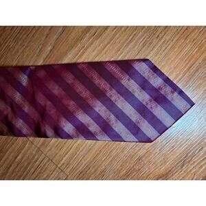 Hugo Boss 100% Silk Tie Red Striped Made in Italy Necktie